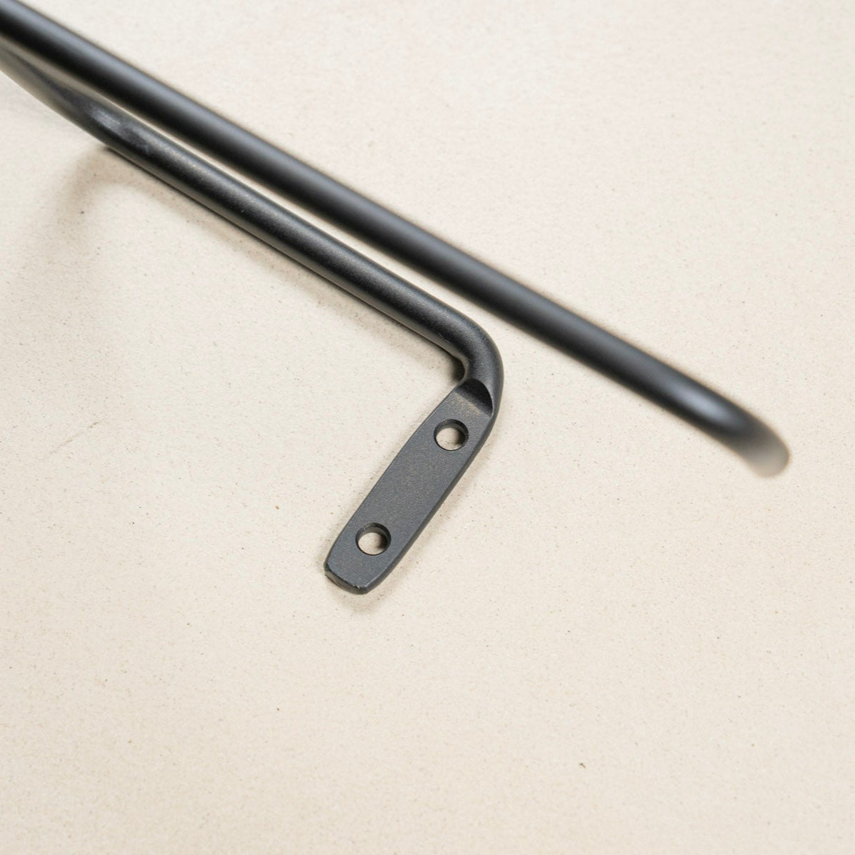 【Bent】Line hanger BK