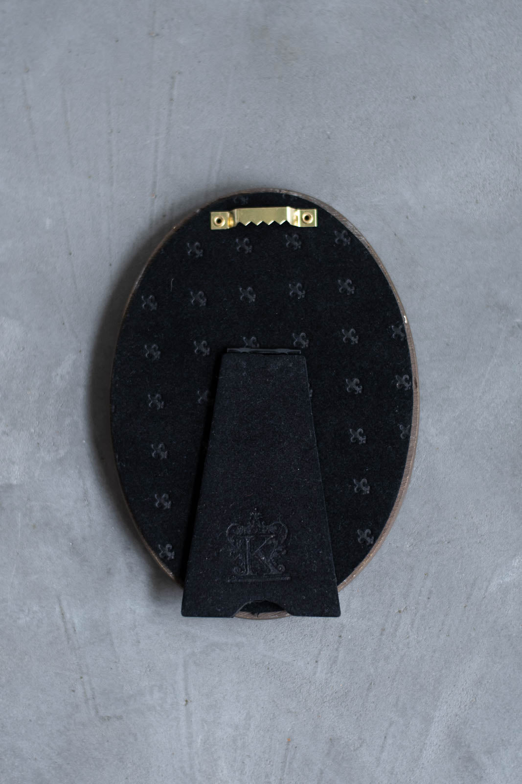 Resin Oval Mirror Acanthus