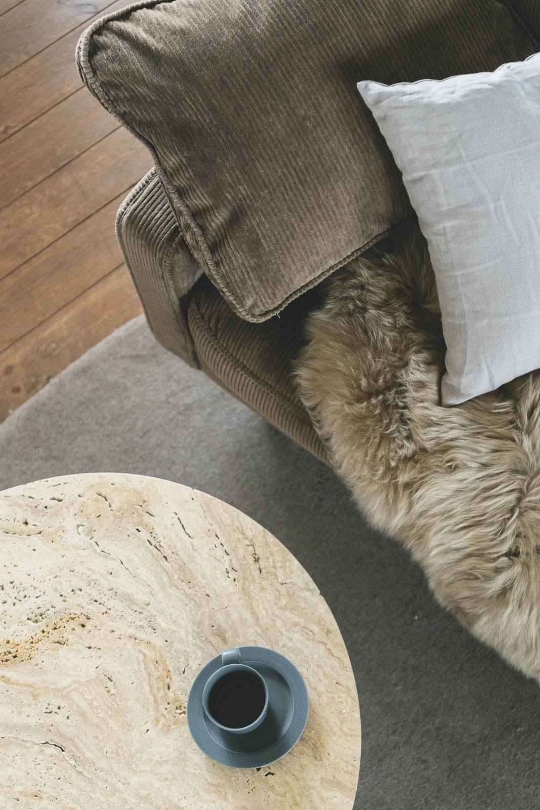 sed/met coffee table