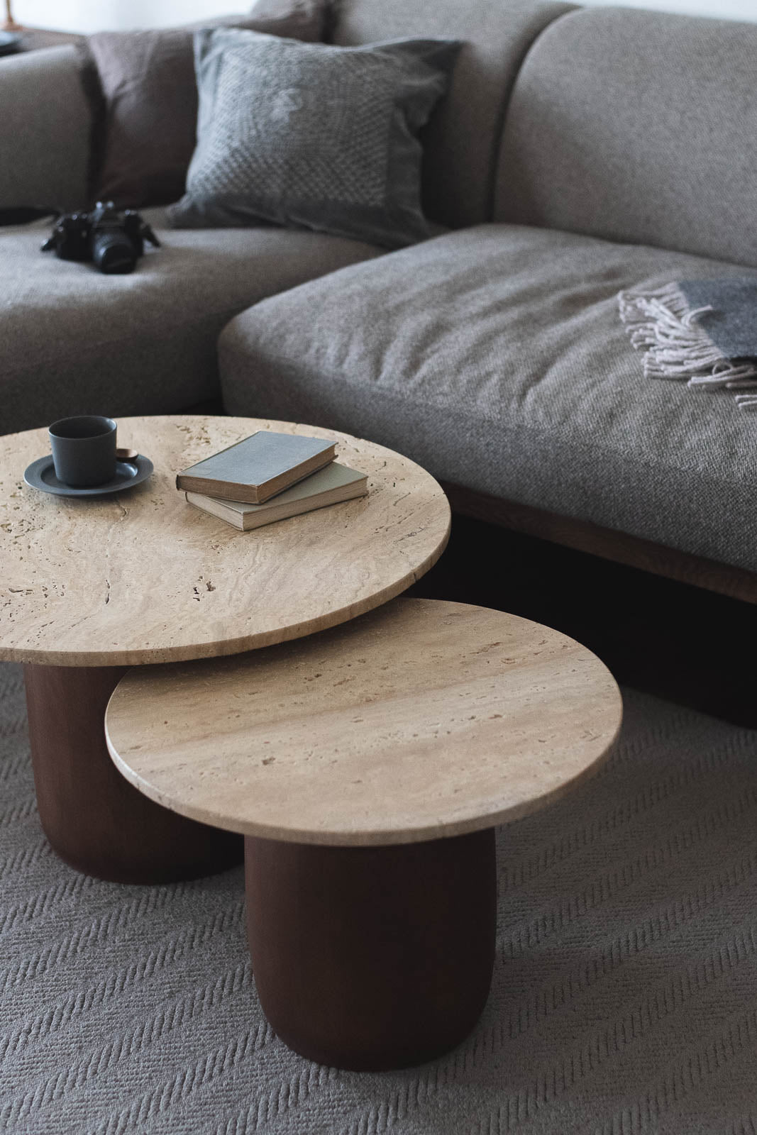 sed/met coffee table