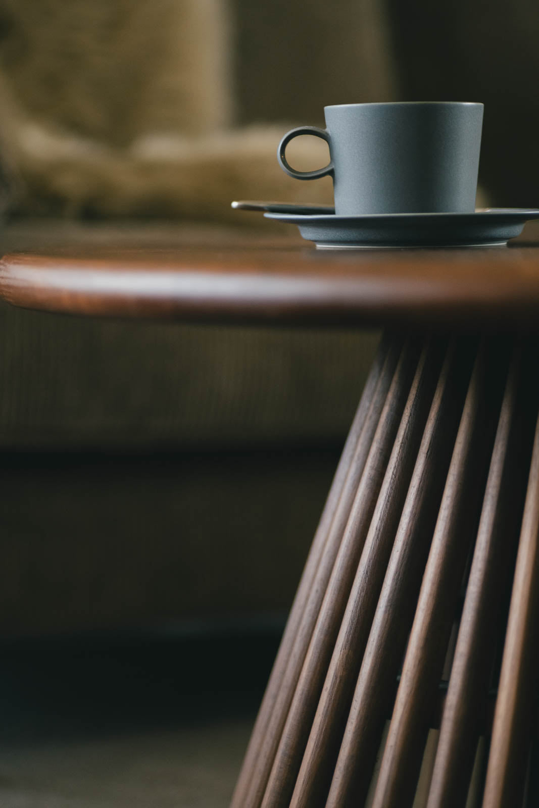sed/met slat side table