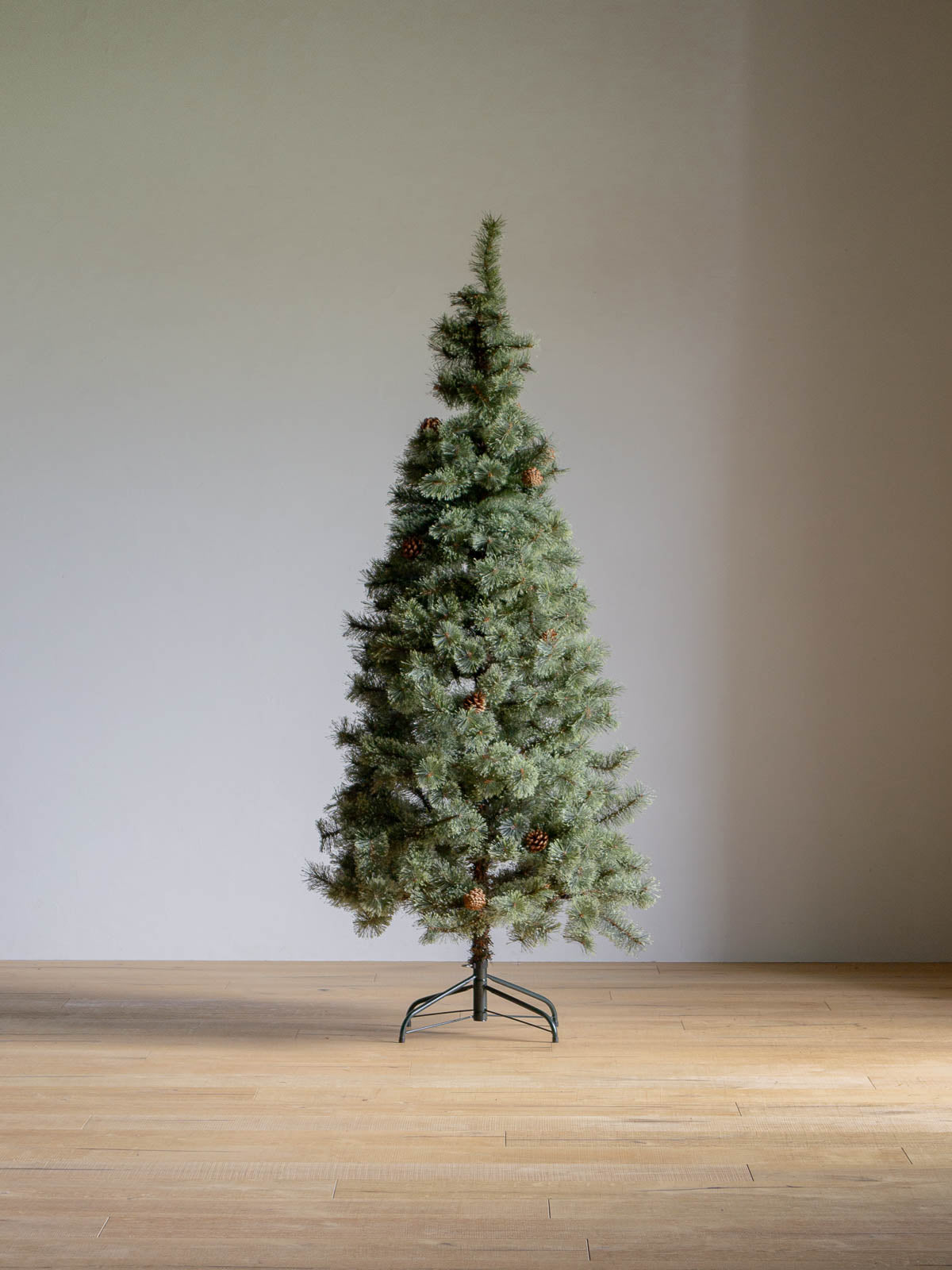 HUONE Christmas Tree 180cm – ANTRY for Business