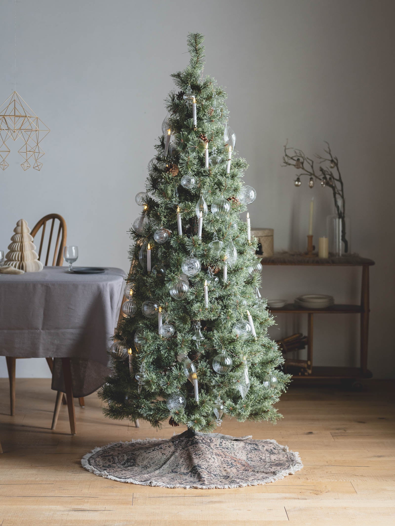 HUONE Christmas Tree 180cm – ANTRY for Business