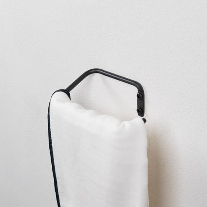 【Bent】Line hanger BK